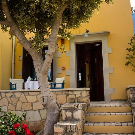 Crete Small Village Close To Beaches -sharing A Large Pool بيت للعطل فاموس
