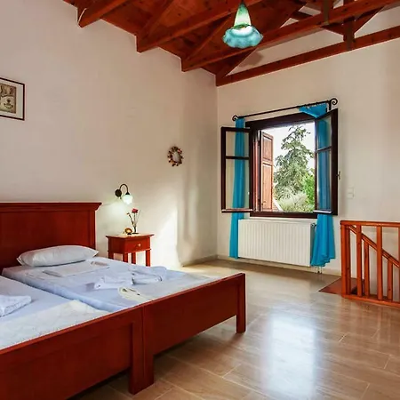 Crete Small Village Close To Beaches -sharing A Large Pool *