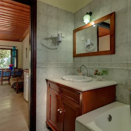 Crete Small Village Close To Beaches -sharing A Large Pool Сasa de vacaciones Vamos